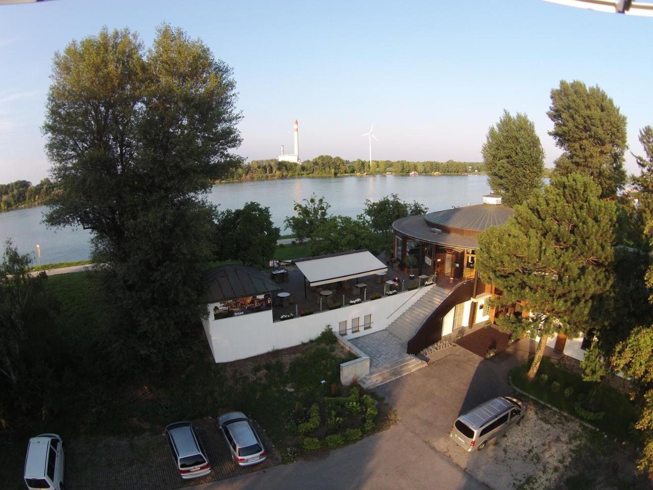 River Lodge Вена Экстерьер фото